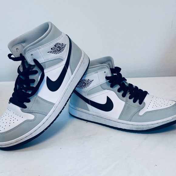 Nike Air Jordan Gray and White High-Tops - Picture 4 of 12